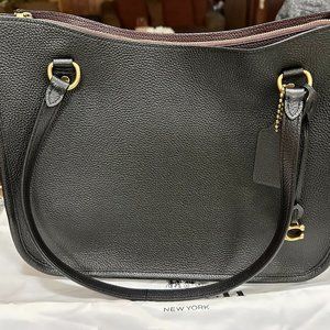 Authentic coach Tyler Carry All